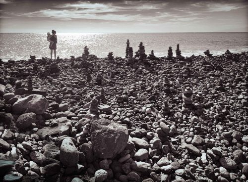 Horst Debnar Daumler<br>Figuren am Meer